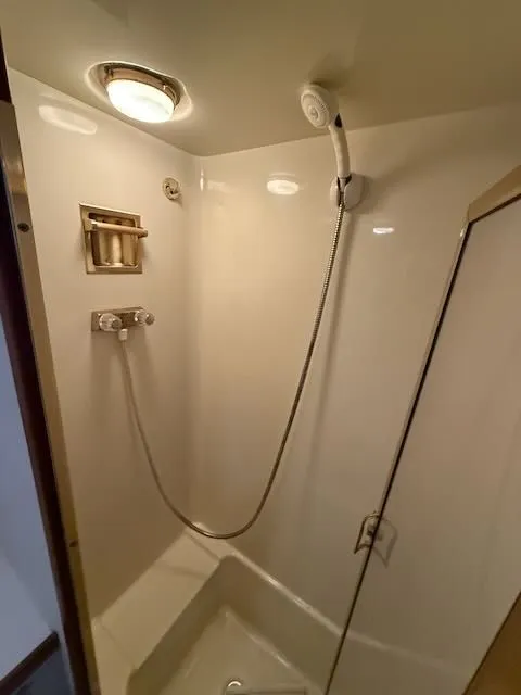 Slide: The Image of Tollycraft 40 Sun Deck 1985 - 42