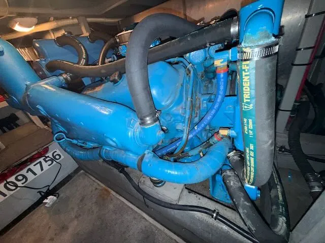 Slide: The Image of Tollycraft 40 Sun Deck 1985 - 48