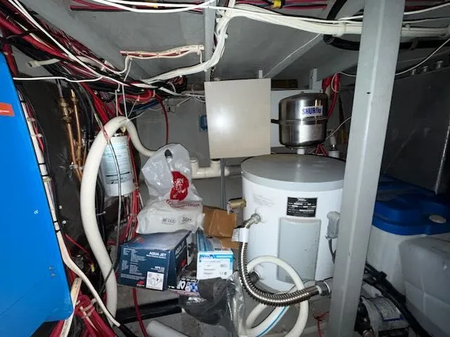 Slide: The Image of Tollycraft 40 Sun Deck 1985 - 51