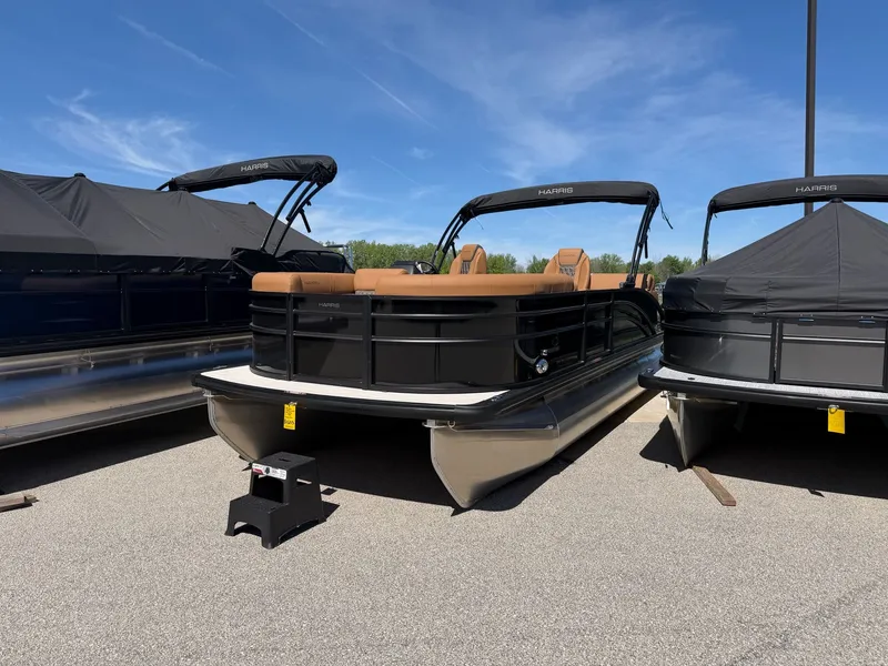 The Image of 2026 Harris FloteBote Cruiser 210 SLDH pontoon boat on display. - 1