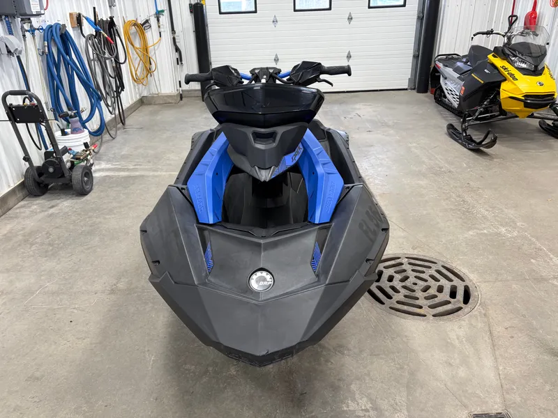 Slide: The Image of Sea-Doo Spark Trixx 2 up iBR Sound System 2023 - 5