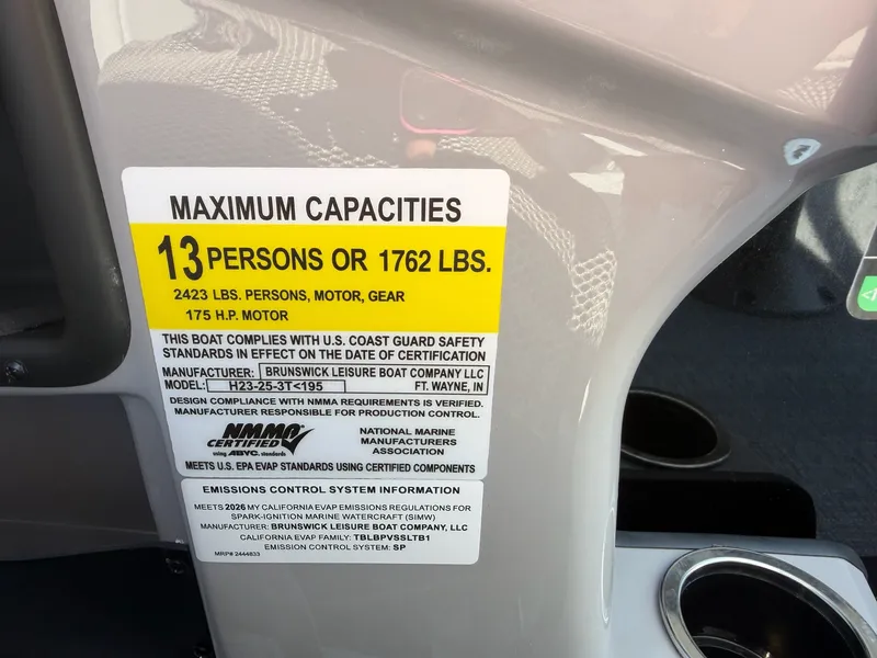 Slide: The Image of Safety label on Harris FloteBote CRUISER 230 SLDH, maximum capacity 13 persons. - 13
