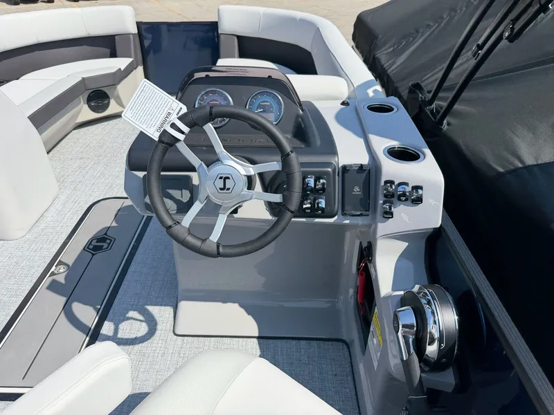 Slide: The Image of Interior of Harris FloteBote CRUISER 230 CWDH TRI-TOON 2026. - 10