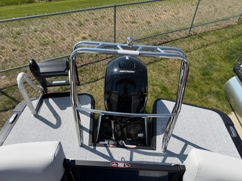 Slide: The Image of Harris FloteBote Cruiser 230 CWDH Tri-Toon 2026 with Mercury engine. - 9