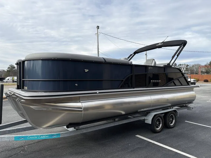 Slide: The Image of Crest 235 CONQUEST SLSC 2026 - 10