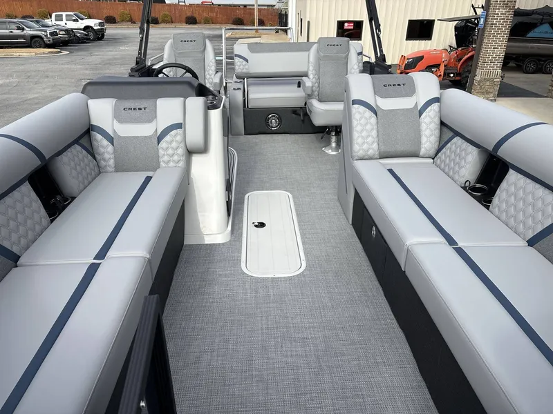 Slide: The Image of Crest 235 CONQUEST SLSC 2026 - 11