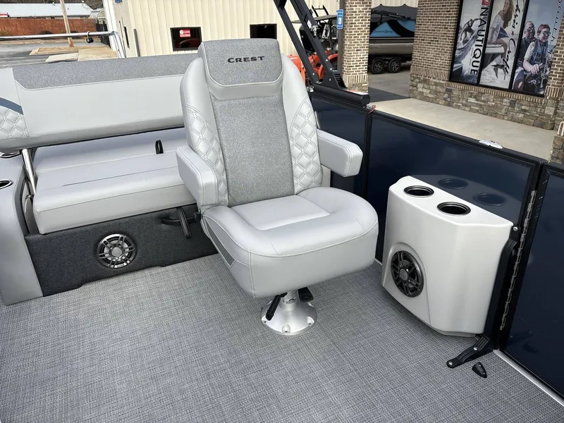 Slide: The Image of Crest 235 CONQUEST SLSC 2026 - 13