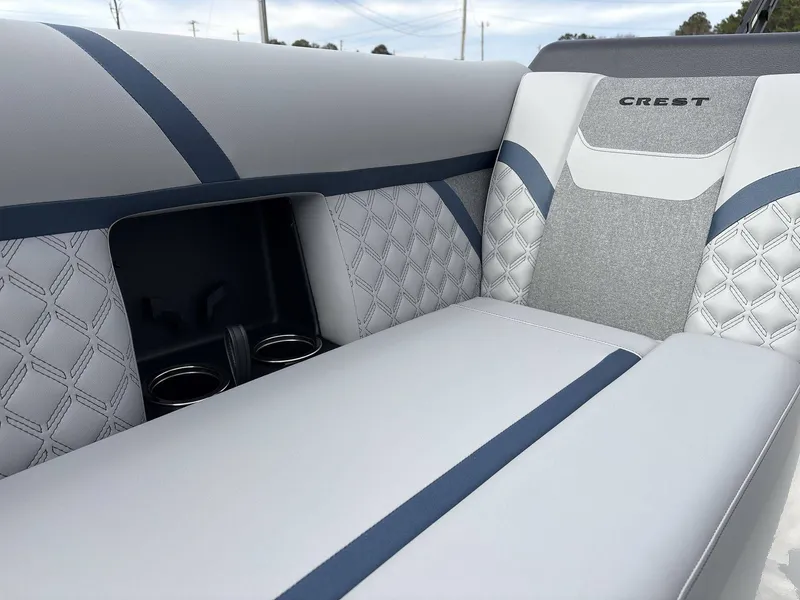 Slide: The Image of Crest 235 CONQUEST SLSC 2026 - 19