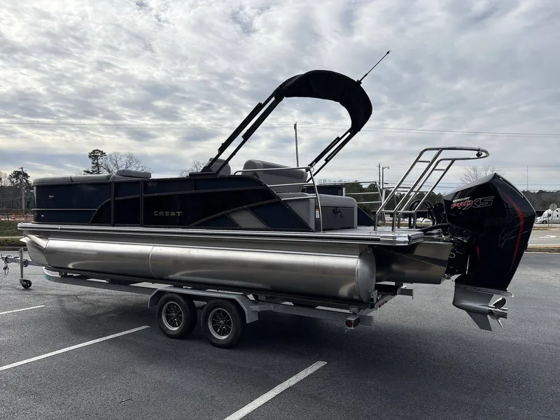 Slide: The Image of Crest 235 CONQUEST SLSC 2026 - 26