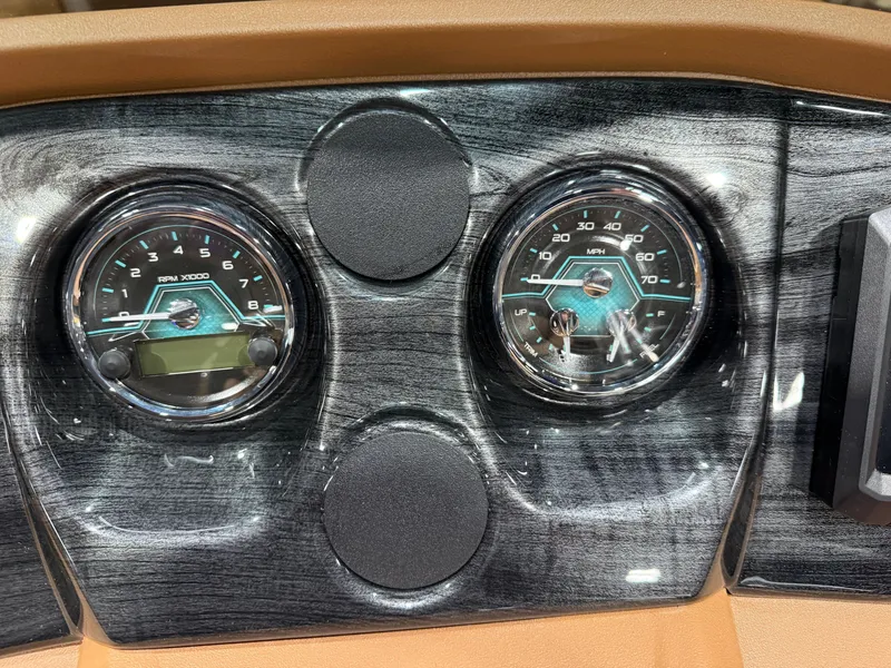 Slide: The Image of Tahoe LTZ 2385 (CRB) Cruise Rear Bench Tritoon & Honda 4-Stroke EFI 2026 - 14