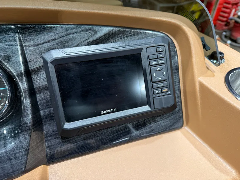 Slide: The Image of Tahoe LTZ 2385 (CRB) Cruise Rear Bench Tritoon & Honda 4-Stroke EFI 2026 - 15