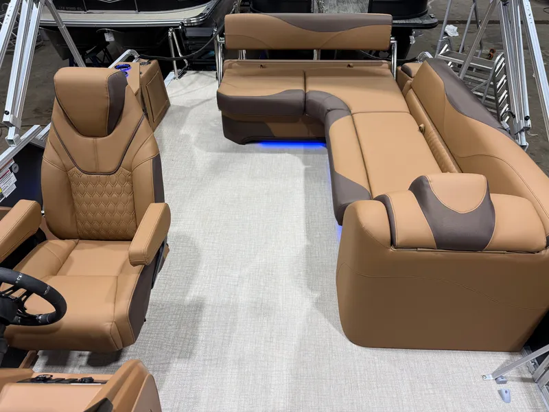 Slide: The Image of Tahoe LTZ 2385 (CRB) Cruise Rear Bench Tritoon & Honda 4-Stroke EFI 2026 - 38