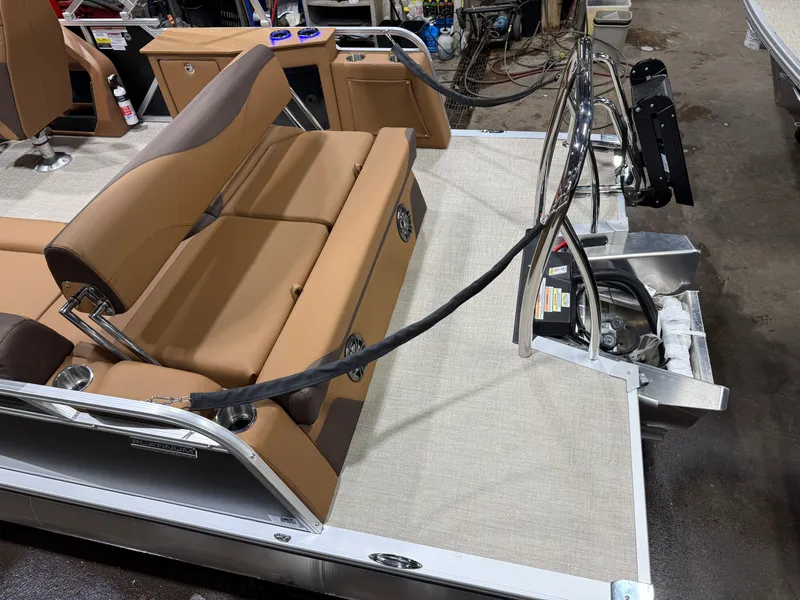 Slide: The Image of Tahoe LTZ 2385 (CRB) Cruise Rear Bench Tritoon & Honda 4-Stroke EFI 2026 - 5