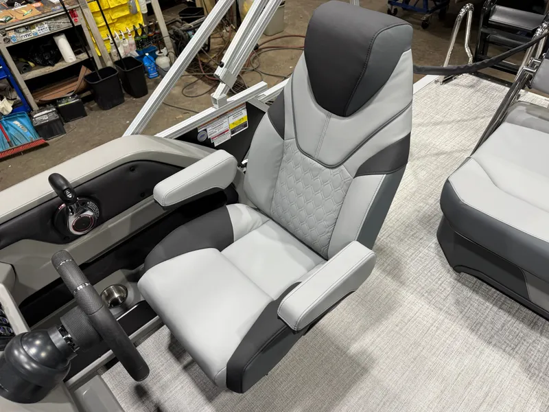Slide: The Image of Tahoe LTZ 1985 Cruise Rear Bench (CRB) & Honda 4-Stroke EFI 2026 - 17