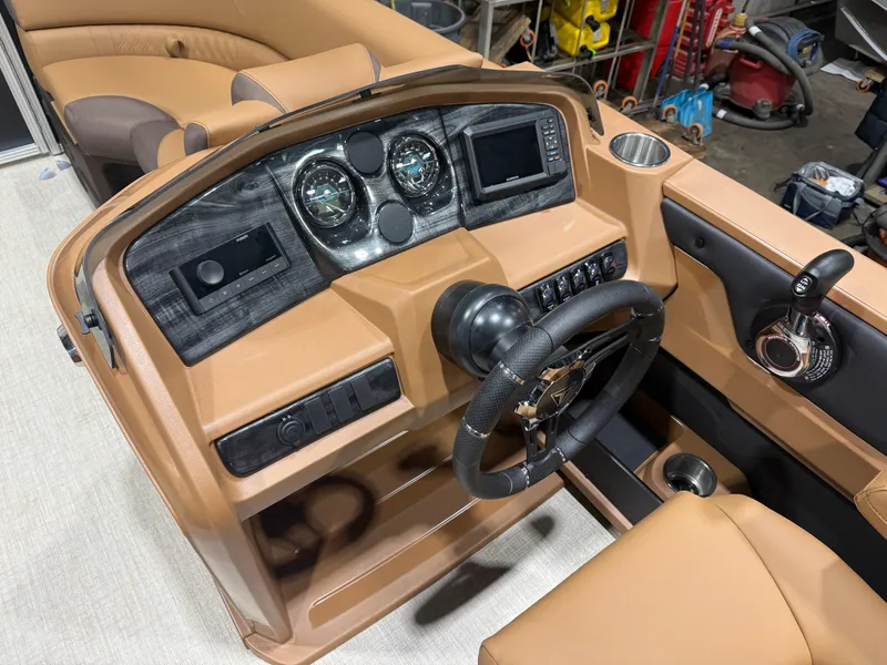 Slide: The Image of Tahoe LTZ 1985 Cruise Rear Bench (CRB) & Honda 4-Stroke EFI 2026 - 11