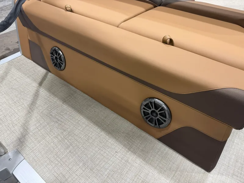 Slide: The Image of Tahoe LTZ 1985 Cruise Rear Bench (CRB) & Honda 4-Stroke EFI 2026 - 21