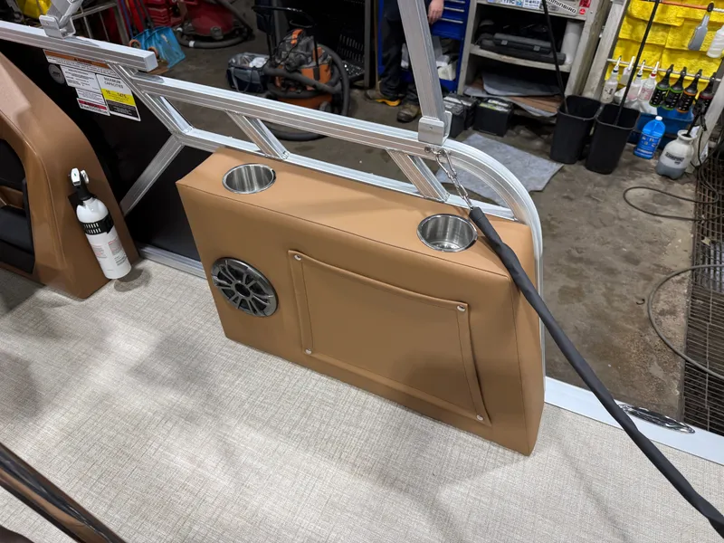 Slide: The Image of Tahoe LTZ 1985 Cruise Rear Bench (CRB) & Honda 4-Stroke EFI 2026 - 22