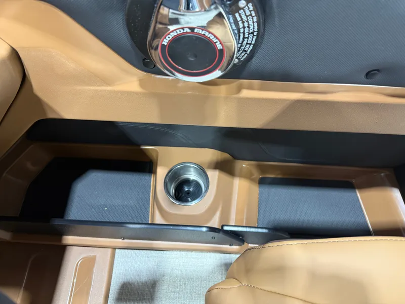 Slide: The Image of Tahoe LTZ 1985 Cruise Rear Bench (CRB) & Honda 4-Stroke EFI 2026 - 15