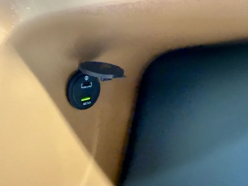 Slide: The Image of Tahoe LTZ Electric CRB 1985 Cruise Rear Bench 2026 - 23