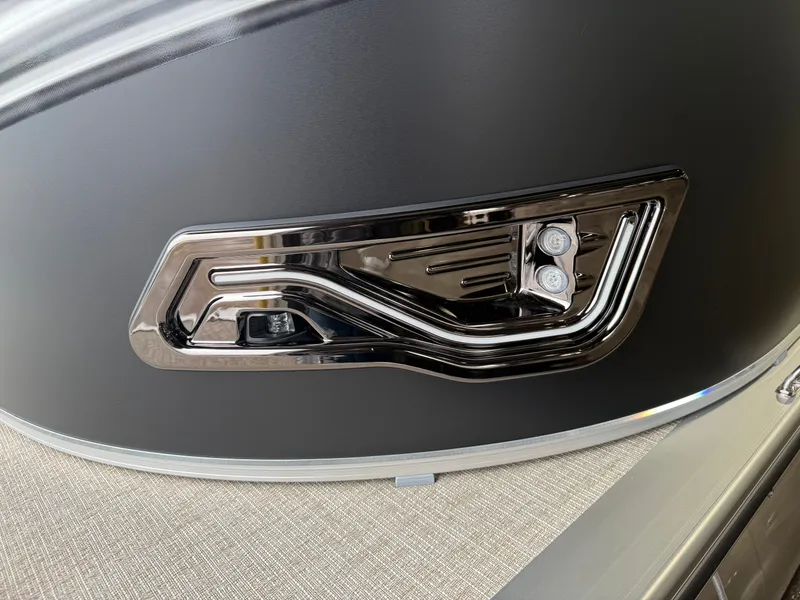 Slide: The Image of Tahoe LTZ Electric CRB 1985 Cruise Rear Bench 2026 - 32