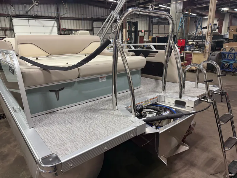 Slide: The Image of Tahoe Sport 2180 Swingback (VRB) & Honda 4-Stroke EFI 2026 - 39