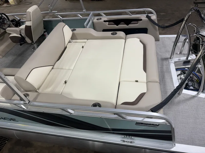 Slide: The Image of Tahoe Sport 2180 Swingback (VRB) & Honda 4-Stroke EFI 2026 - 4