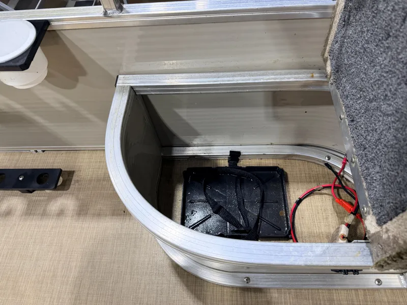 Slide: The Image of Lowe 162 Fish & Cruise Pontoon 2016 - 14