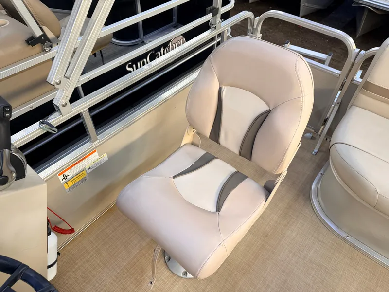 Slide: The Image of Lowe 162 Fish & Cruise Pontoon 2016 - 31