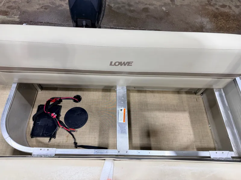 Slide: The Image of Lowe 162 Fish & Cruise Pontoon 2016 - 43