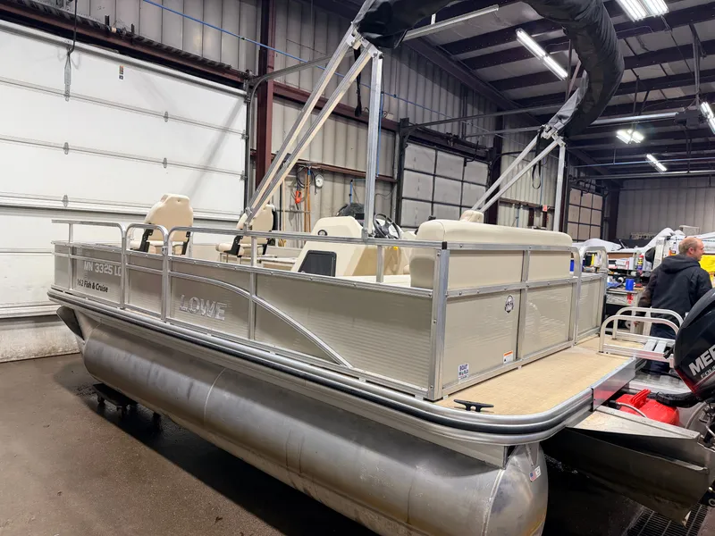 Slide: The Image of Lowe 162 Fish & Cruise Pontoon 2016 - 46