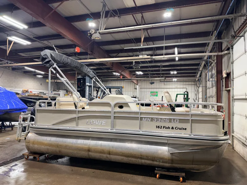Slide: The Image of Lowe 162 Fish & Cruise Pontoon 2016 - 49