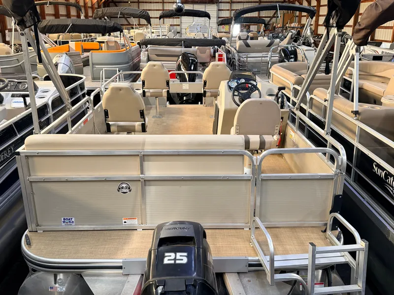 Slide: The Image of Lowe 162 Fish & Cruise Pontoon 2016 - 53