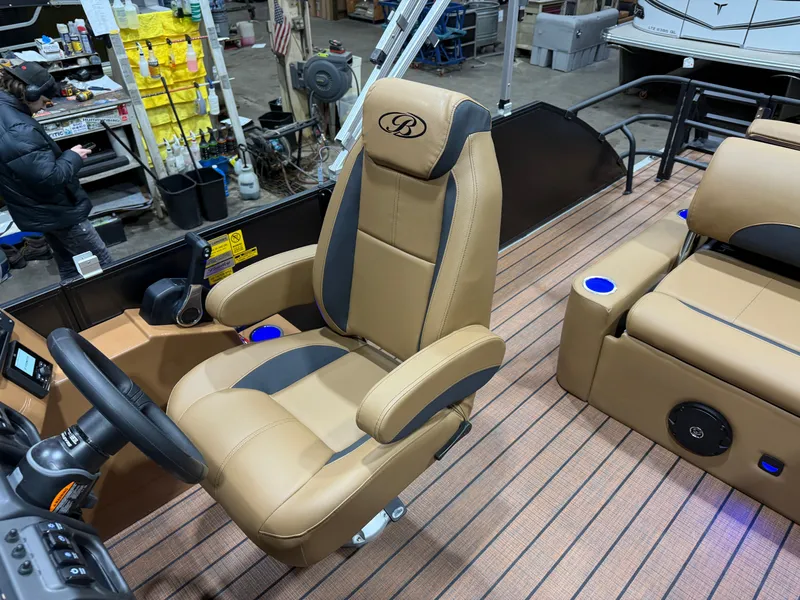 Slide: The Image of Bentley Pontoons Legacy 223 Swingback Tritoon & Honda 4-Stroke EFI 2026 - 11