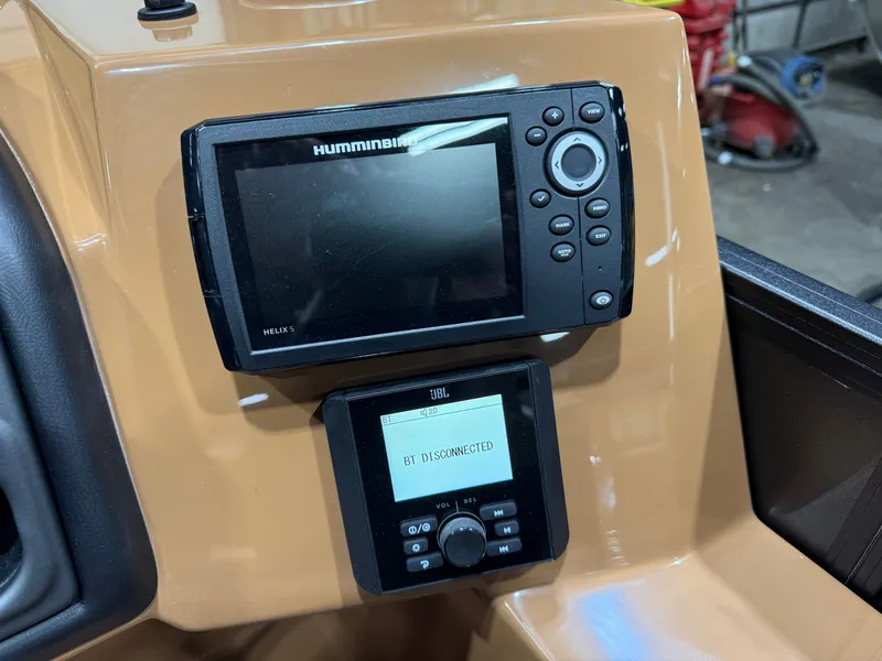 Slide: The Image of Bentley Pontoons Legacy 223 Swingback Tritoon & Honda 4-Stroke EFI 2026 - 14