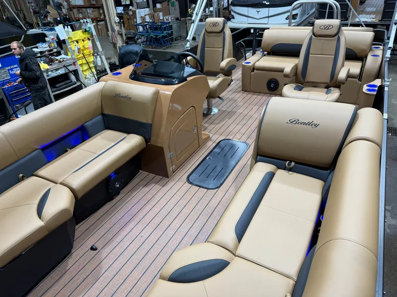 Slide: The Image of Bentley Pontoons Legacy 223 Swingback Tritoon & Honda 4-Stroke EFI 2026 - 35