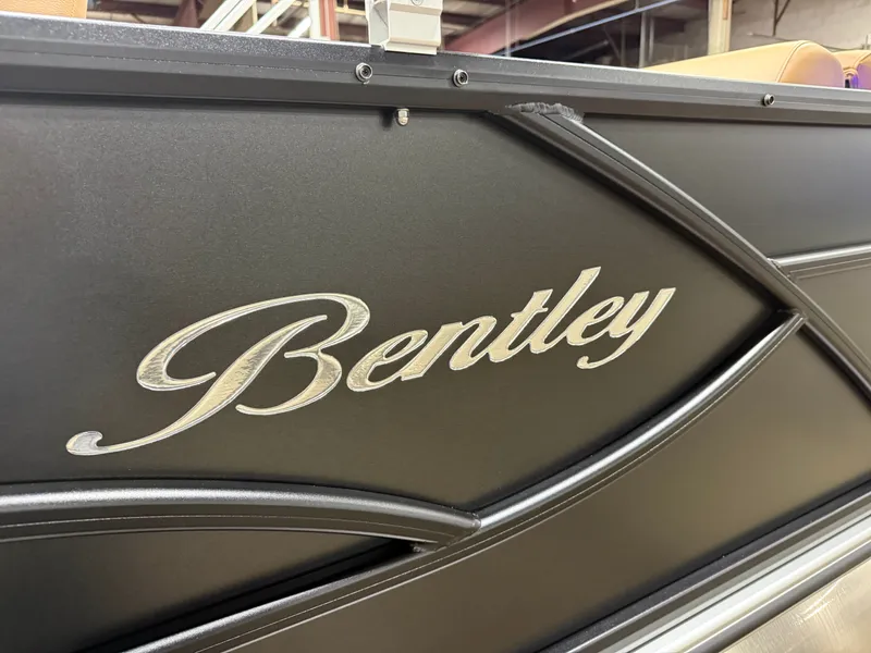 Slide: The Image of Bentley Pontoons Legacy 223 Swingback Tritoon & Honda 4-Stroke EFI 2026 - 42