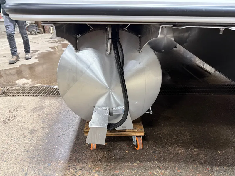 Slide: The Image of Bentley Pontoons Legacy 223 Swingback Tritoon & Honda 4-Stroke EFI 2026 - 43