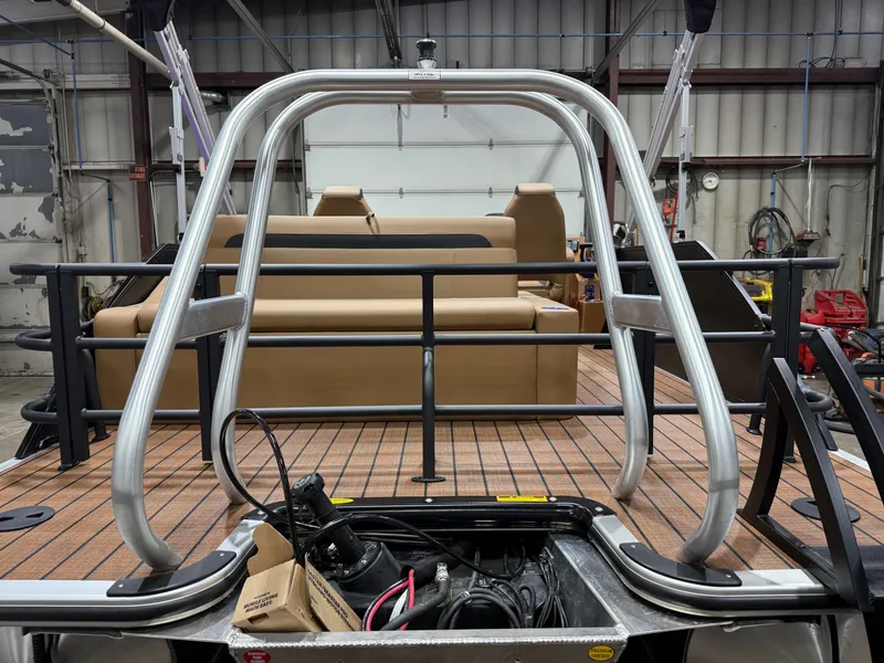 Slide: The Image of Bentley Pontoons Legacy 223 Swingback Tritoon & Honda 4-Stroke EFI 2026 - 46