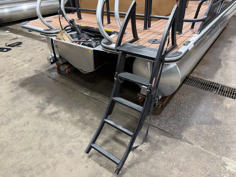 Slide: The Image of Bentley Pontoons Legacy 223 Swingback Tritoon & Honda 4-Stroke EFI 2026 - 48