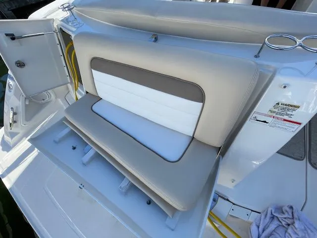 Slide: The Image of Sea Ray Sundancer 370 2012 - 11