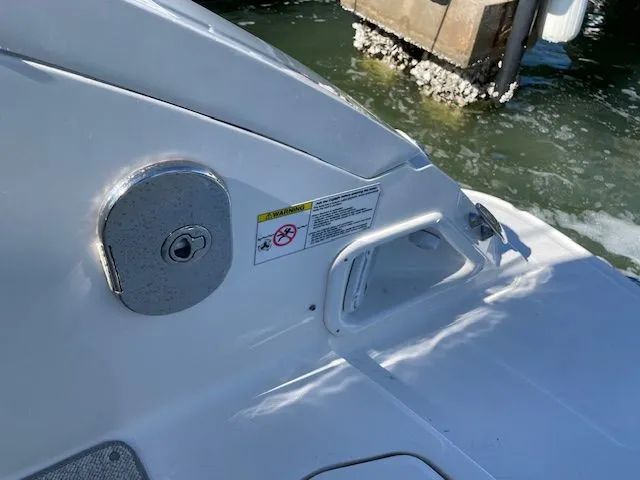 Slide: The Image of Sea Ray Sundancer 370 2012 - 12