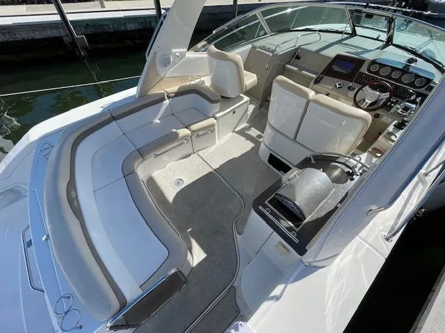 Slide: The Image of Sea Ray Sundancer 370 2012 - 16