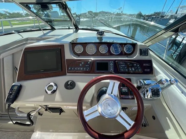 Slide: The Image of Sea Ray Sundancer 370 2012 - 26