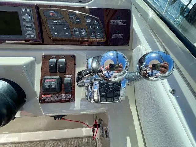 Slide: The Image of Sea Ray Sundancer 370 2012 - 29