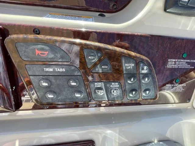 Slide: The Image of Sea Ray Sundancer 370 2012 - 30