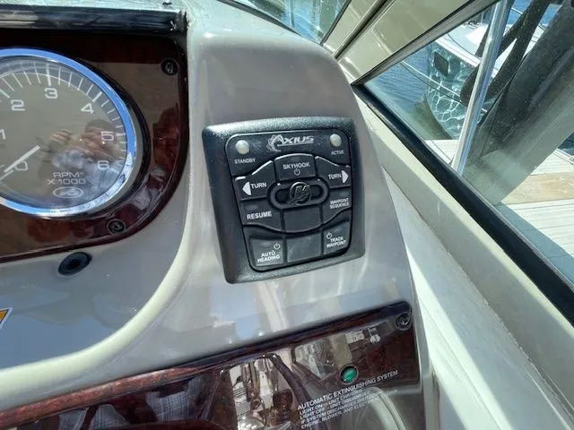 Slide: The Image of Sea Ray Sundancer 370 2012 - 31