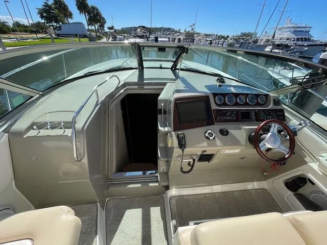 Slide: The Image of Sea Ray Sundancer 370 2012 - 42