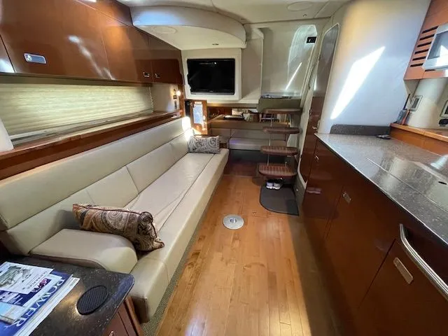 Slide: The Image of Sea Ray Sundancer 370 2012 - 46