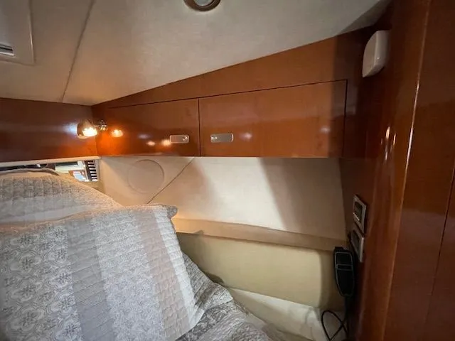 Slide: The Image of Sea Ray Sundancer 370 2012 - 57