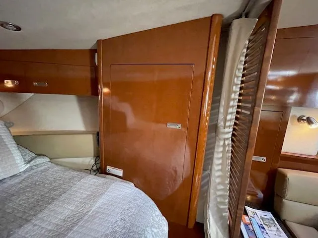 Slide: The Image of Sea Ray Sundancer 370 2012 - 58